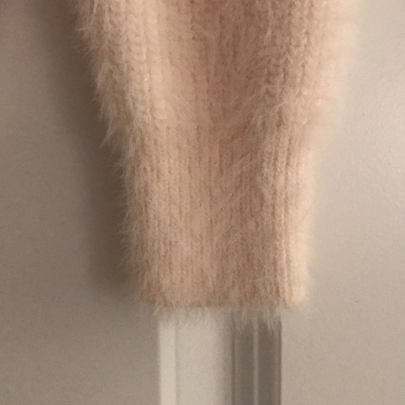 Soft Cozy Bellezza Republic Ivory Cream Sweater Size S… - Picture 4 of 16